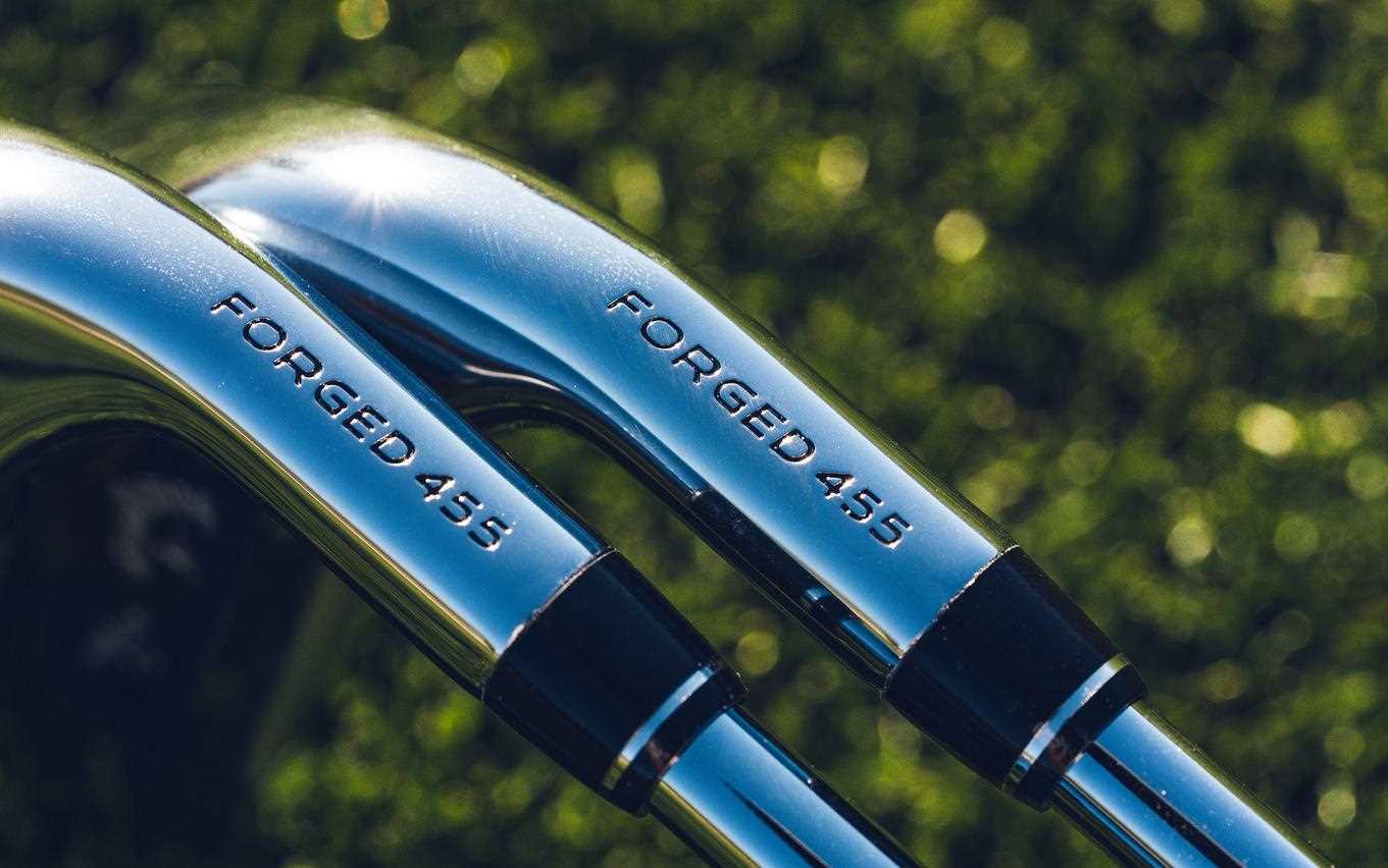 Callaway Paradym X dámská železa, grafit