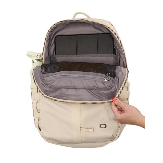 Ogio Rise Backpack 20L batoh, černý