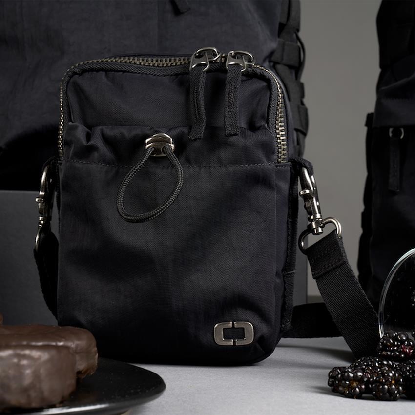 Ogio Rise Pouch taška přes rameno, černá