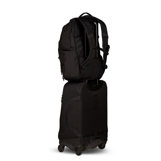 Ogio Renegade 22" 4-Wheel Travel 33L cestovní taška, černá