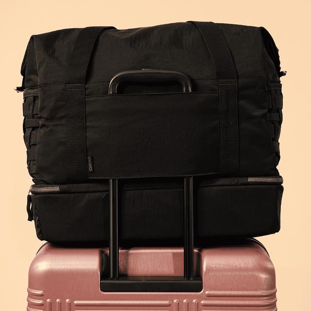 Ogio Rise Weekender Duffel 36L taška, černá