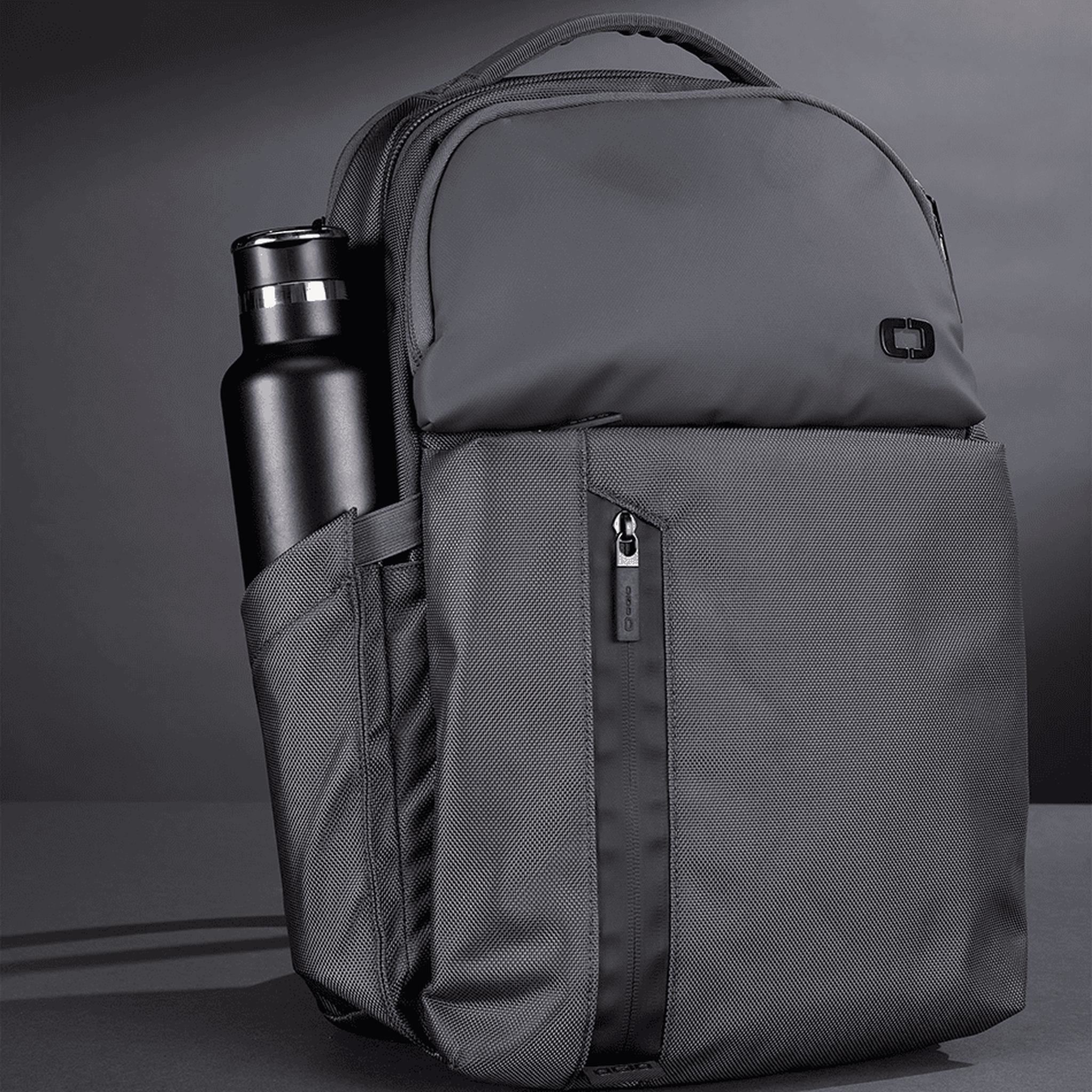 Ogio Pace Pro 20L Backpack batoh, grey pinstripe
