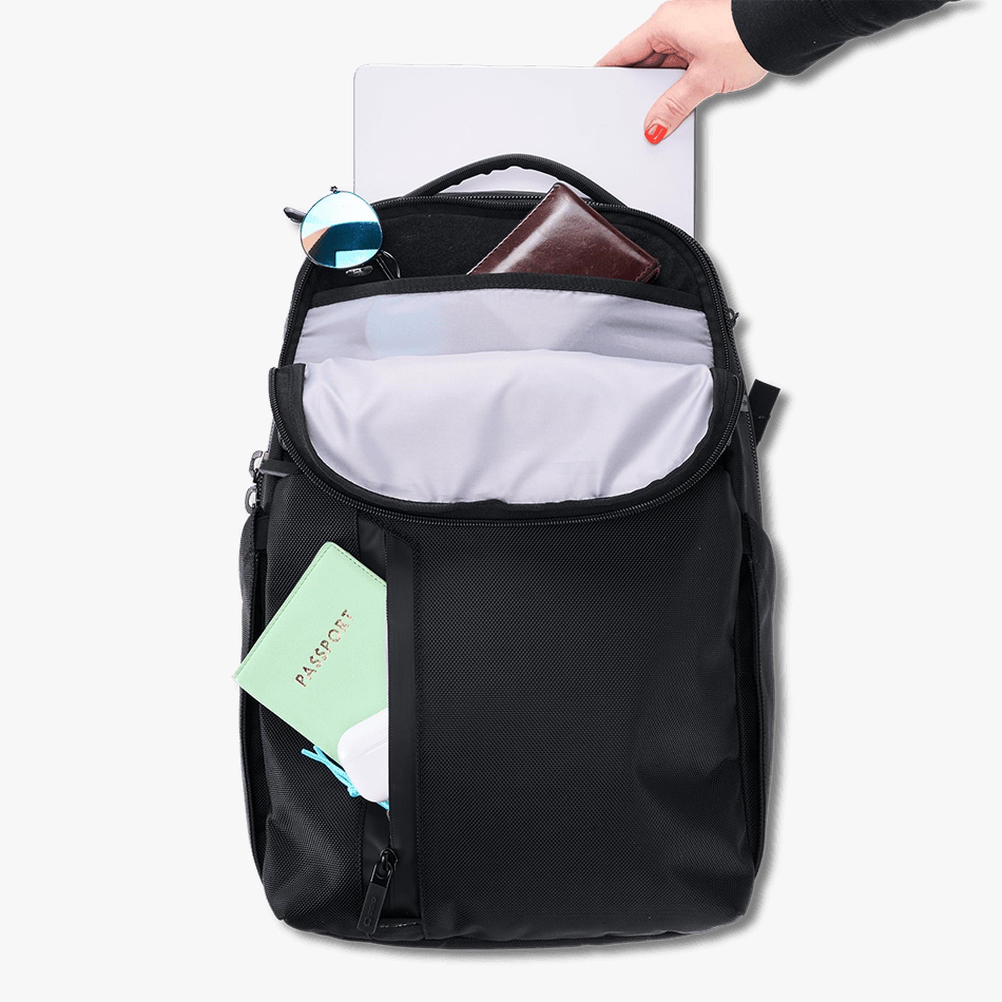 Ogio Pace Pro 20L Backpack batoh, grey pinstripe