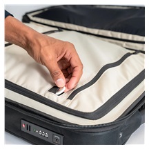 Ogio Pace Pro Hybrid Carry-on 36L cestovní zavazadlo, grey pinstripe