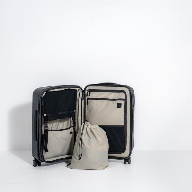 Ogio Pace Pro Hybrid Carry-on 36L cestovní zavazadlo, grey pinstripe