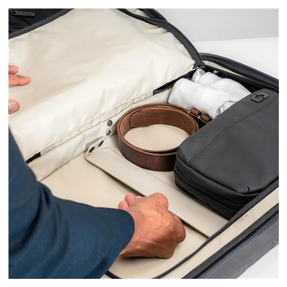 Ogio Pace Pro Hybrid Carry-on 36L cestovní zavazadlo, grey pinstripe