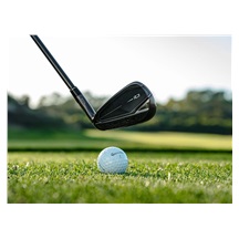 TaylorMade Qi Gunmetal Edition pánská železa, grafit