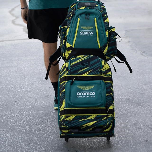 Ogio Alpha Layover Aston Martin F1 Team 44L cestovní taška, green