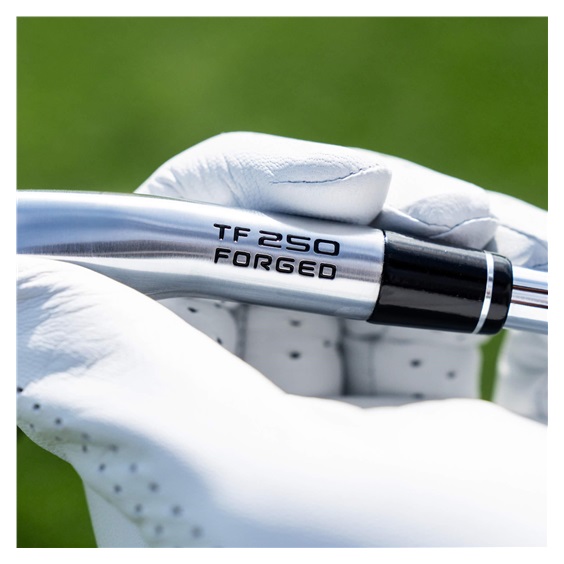 Callaway Apex Ti Fusion 250 Plated pánská železa, grafit