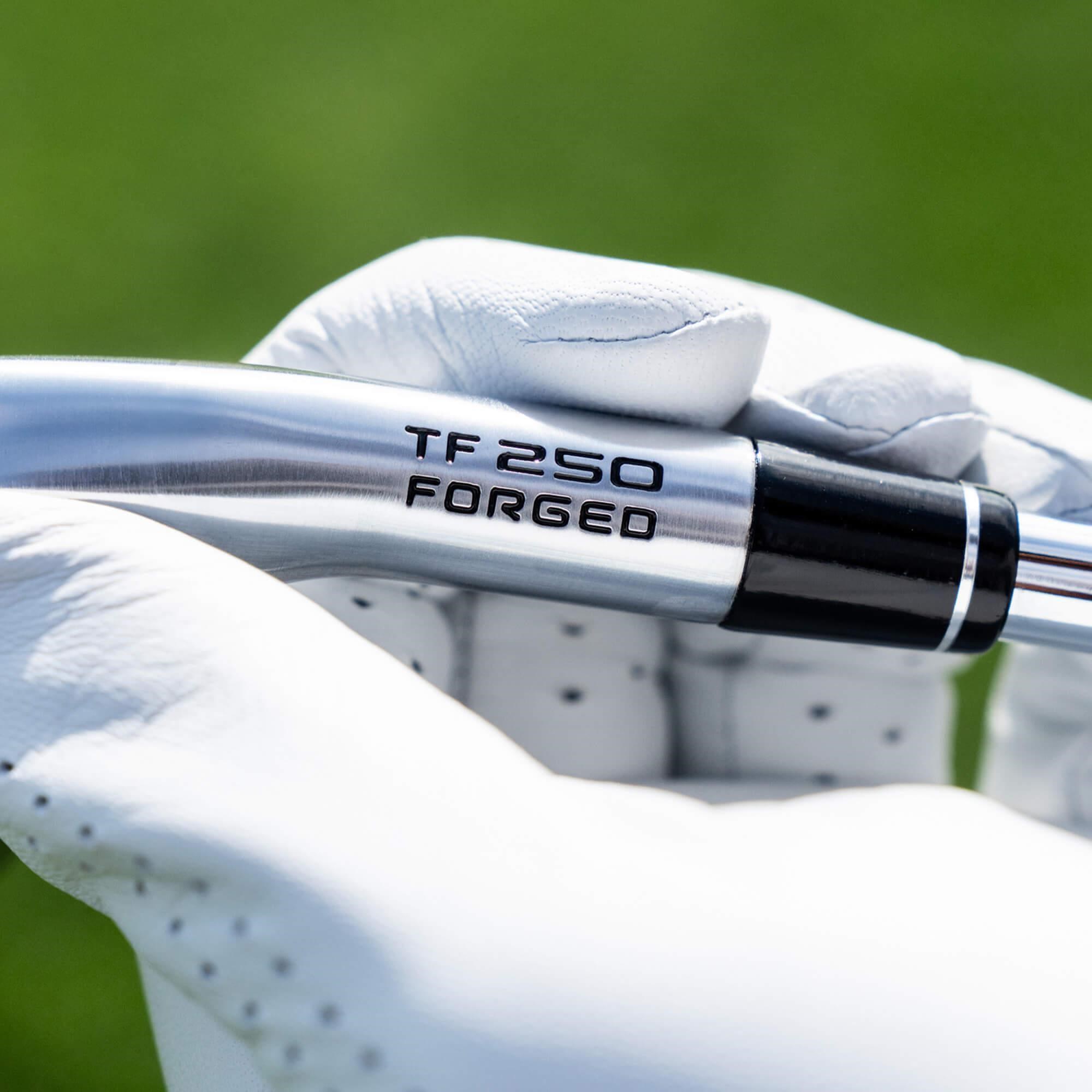 Callaway Apex Ti Fusion 250 Plated pánská železa, ocel