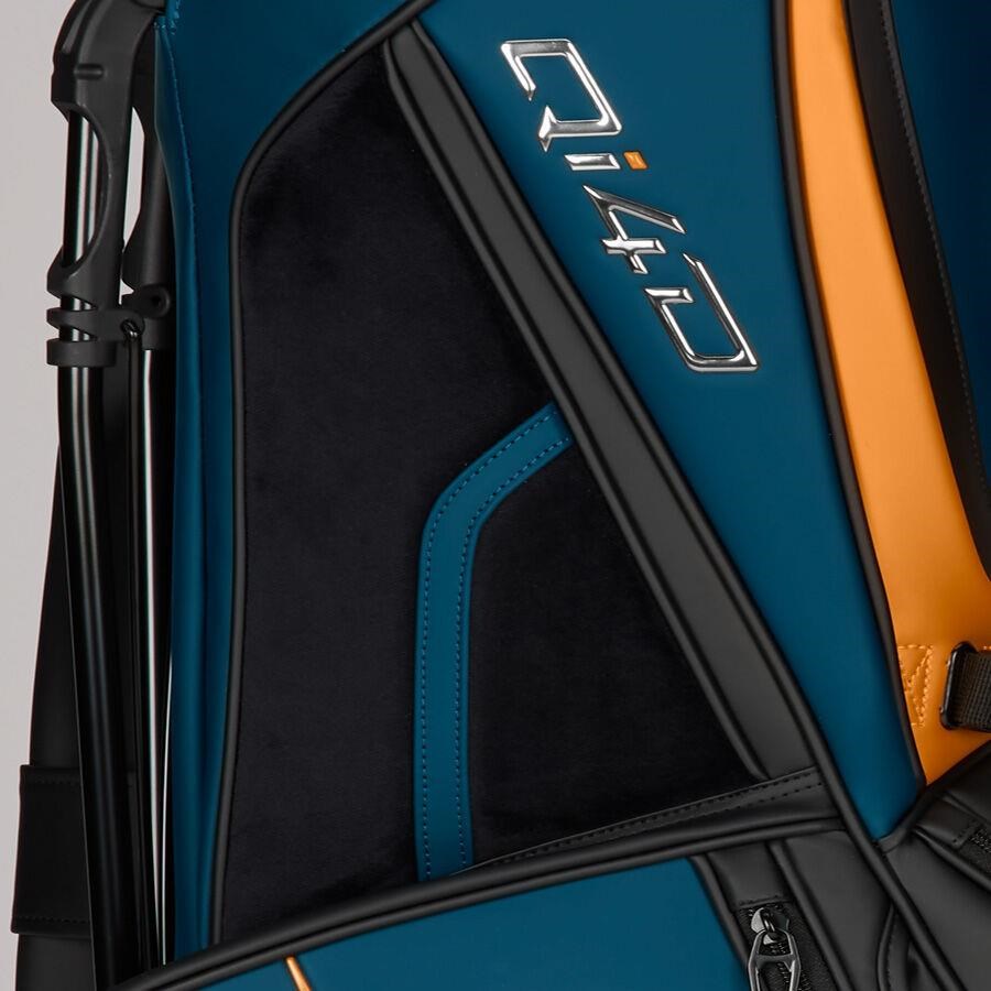 TaylorMade Qi4d Tour stand bag