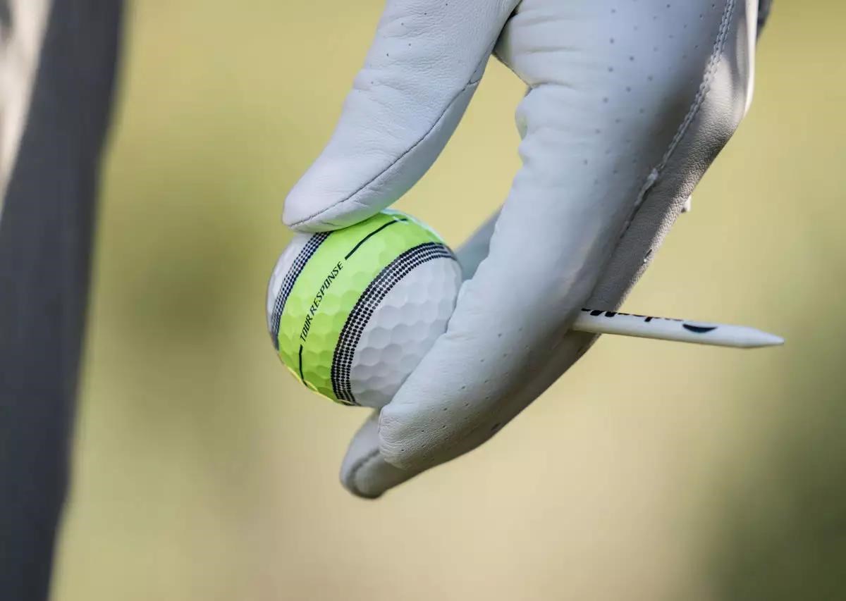 TaylorMade Tour Response Stripe golfové míčky, neon multi