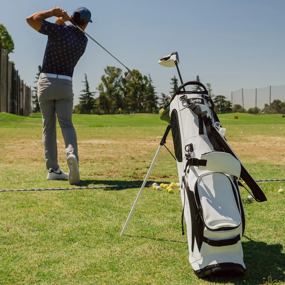 Sunday Golf Ryder S-Class stand bag, bílý