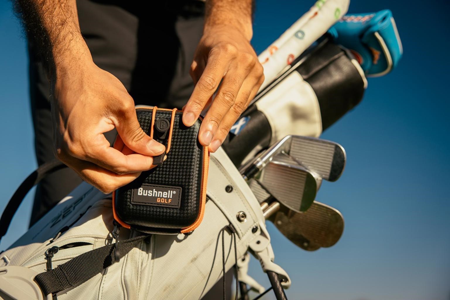 Bushnell Tour V7 Shift laserový dálkoměr
