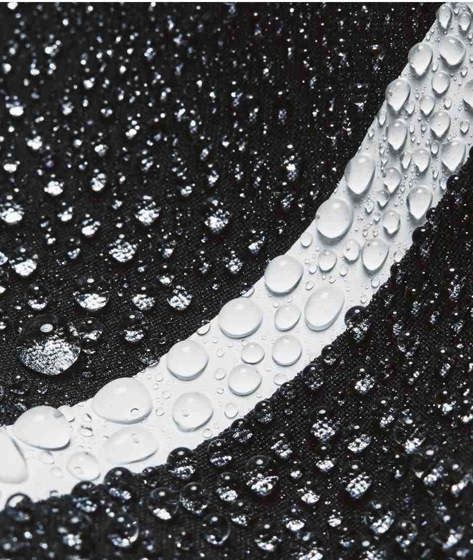 Under Armour Stormproof Cloudstrike pánská budna, černo/bílá