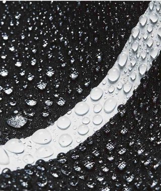 Under Armour Stormproof Cloudstrike pánská budna, černo/bílá