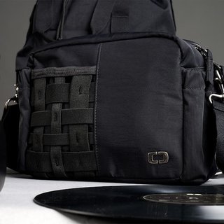 Ogio Rise Crossbody taška přes rameno, černá
