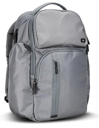 Ogio Pace Pro 25L batoh, stormy weather