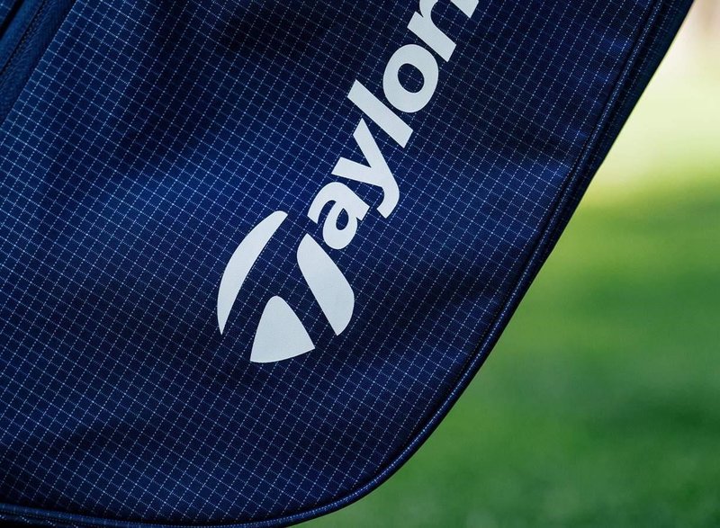 TaylorMade FlexTech Super Lite stand bag, černý
