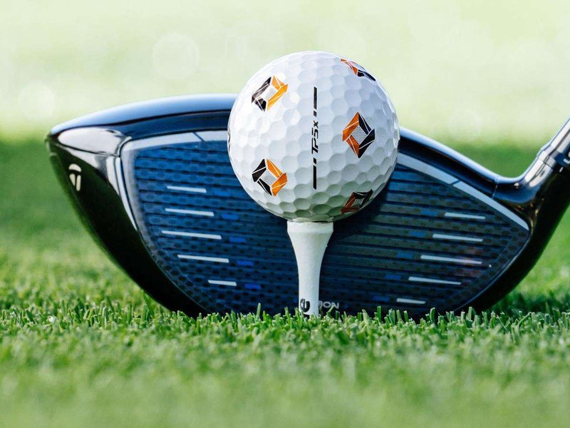 TaylorMade TP5x pix 3.0 golfové míčky