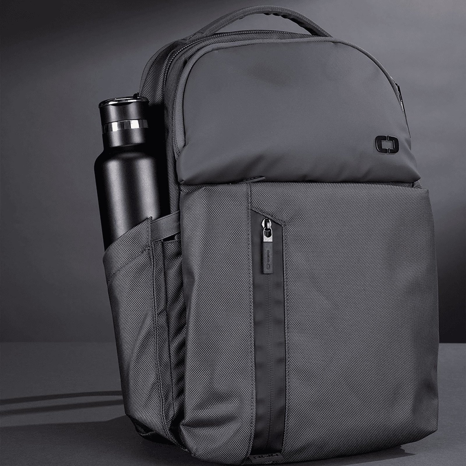 Ogio Pace Pro 20L Backpack batoh, grey pinstripe