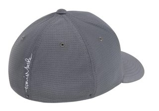Travis Mathew B-Bahamas Fitted pánská golfová kšiltovka, šedá