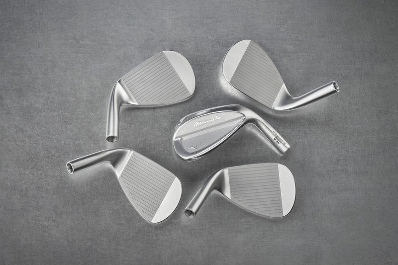 Mizuno Pro T-3 Soft White Satin wedge, ocel