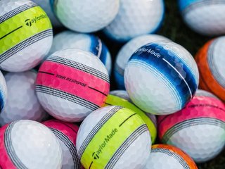 TaylorMade Tour Response Neon Stripe golfový míček, 1ks