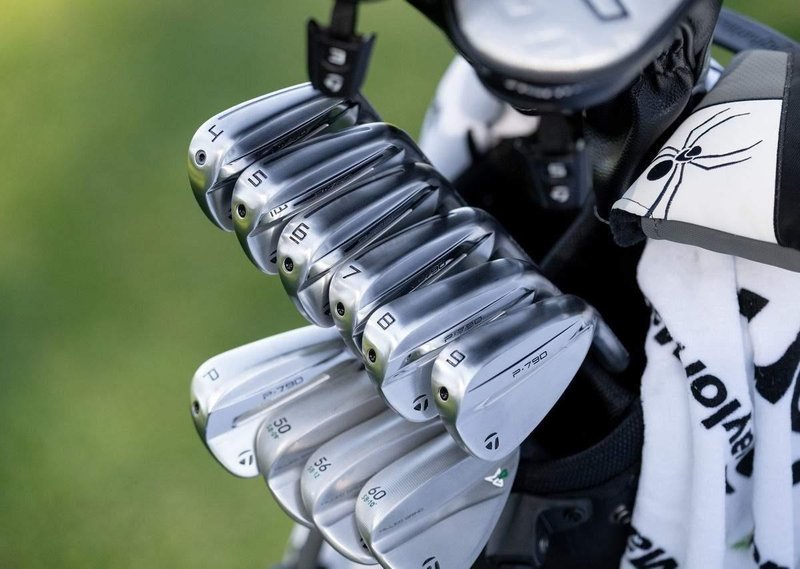 TaylorMade P790 pánská železa, grafit