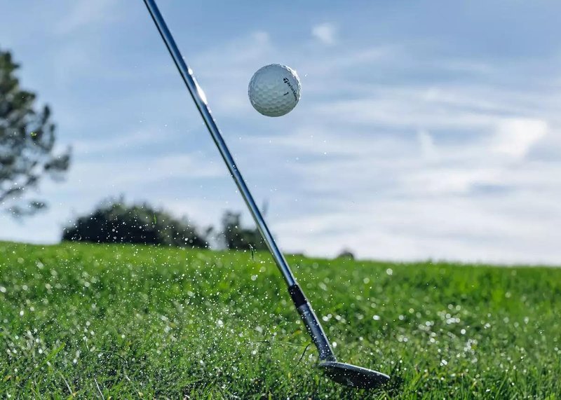 TaylorMade TP5 Stripe golfové míčky