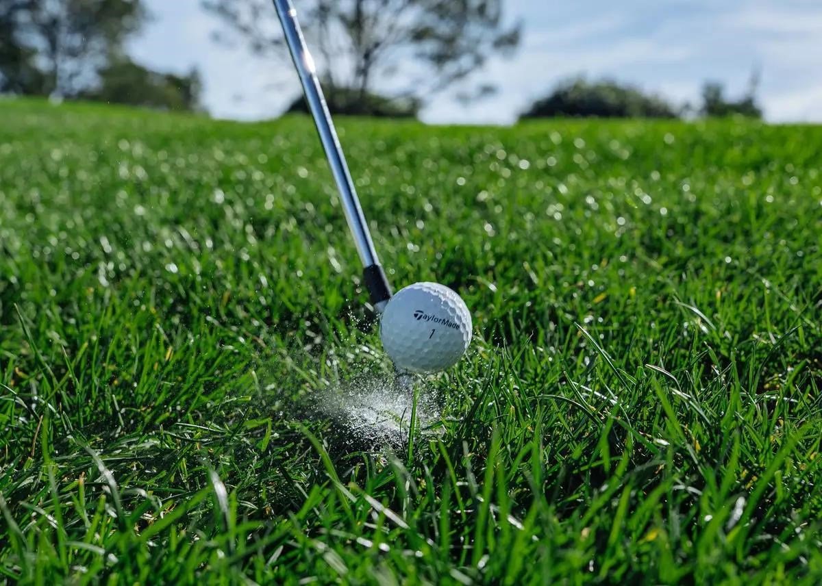 TaylorMade TP5 Stripe golfové míčky