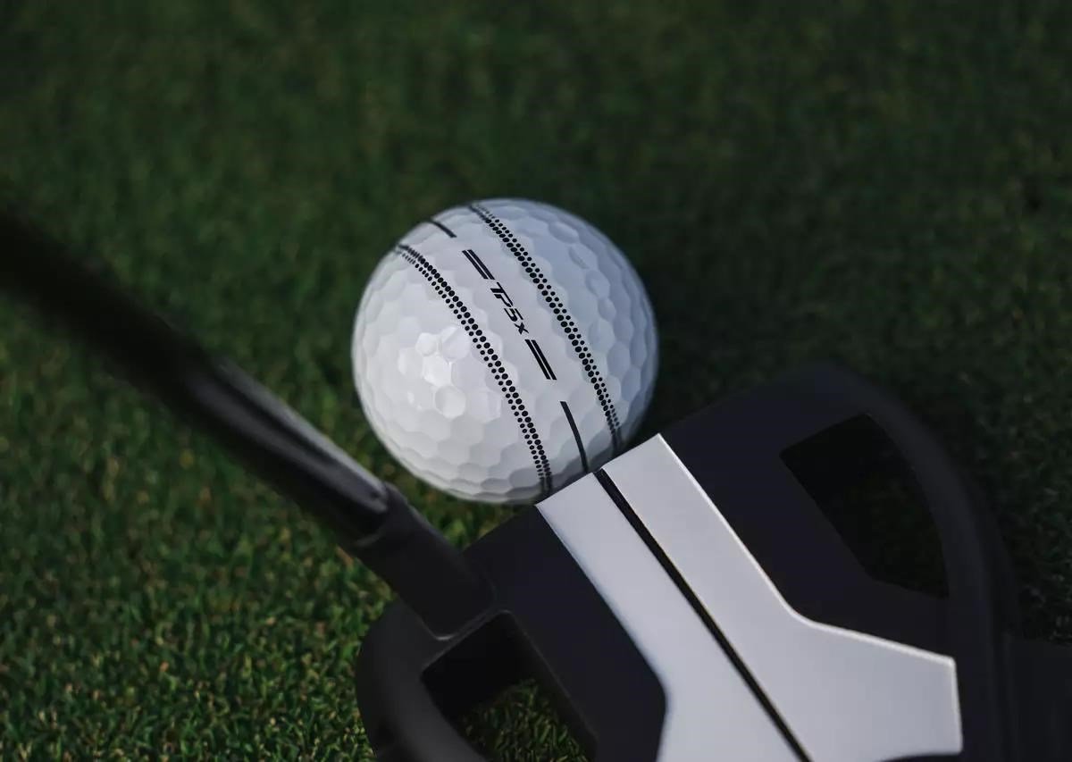 TaylorMade TP5x Stripe golfové míčky