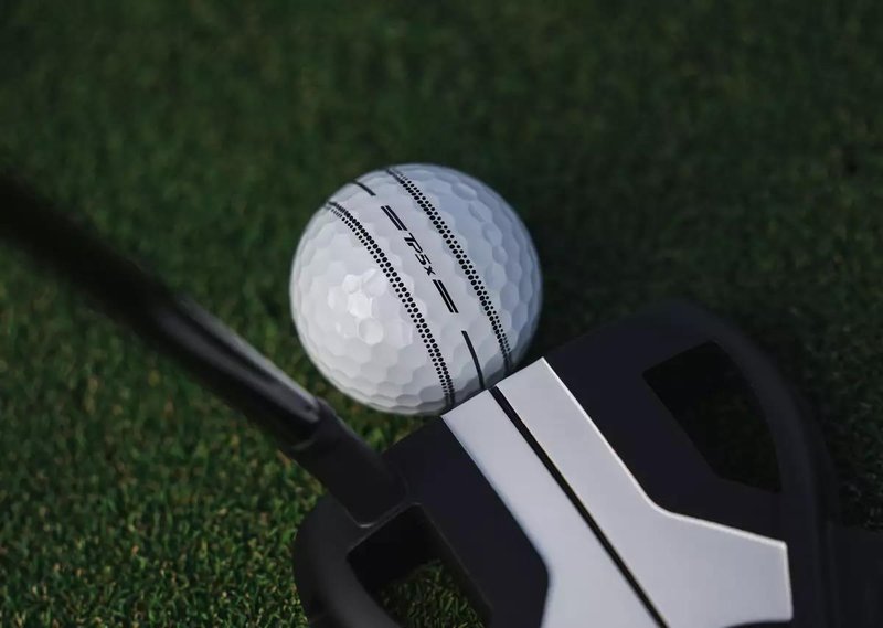 TaylorMade TP5x Stripe golfové míčky