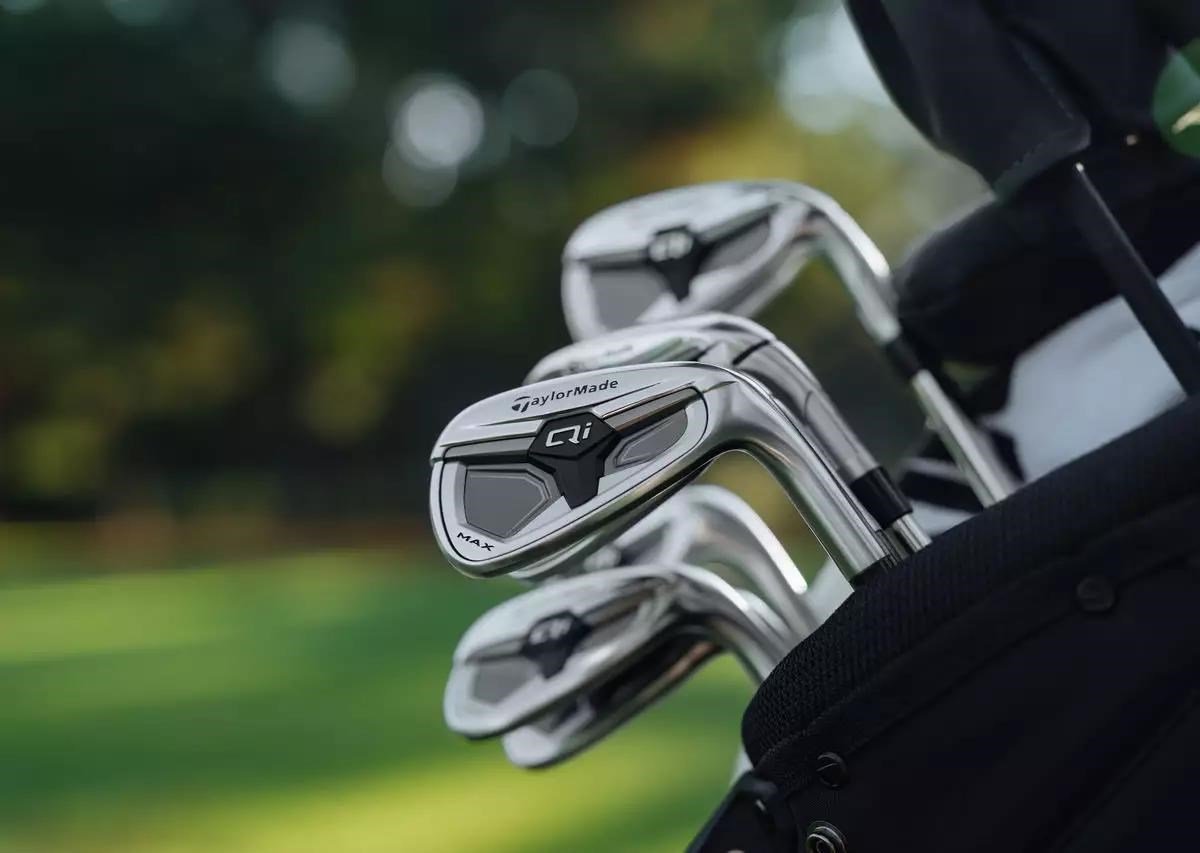 TaylorMade Qi Max pánská železa, grafit