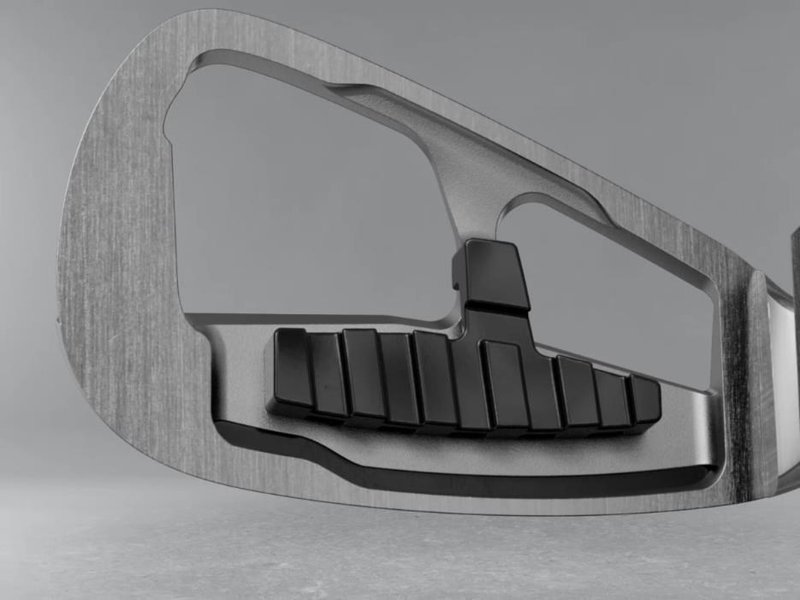 TaylorMade Qi Max pánská železa, ocel
