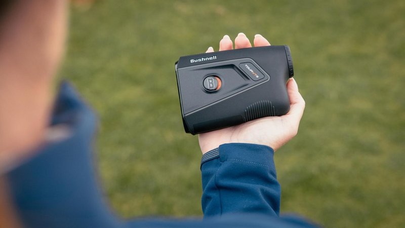 Bushnell Tour V7 Shift laserový dálkoměr