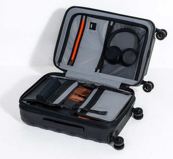 Ogio Renegade Vault Carry-On 35-40L travel bag, bílý