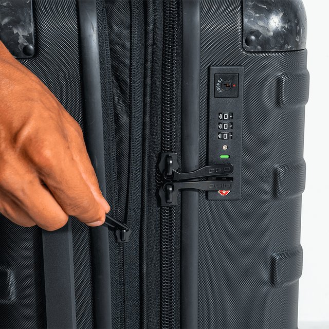 Ogio Renegade Vault Carry-On 35-40L travel bag, bílý