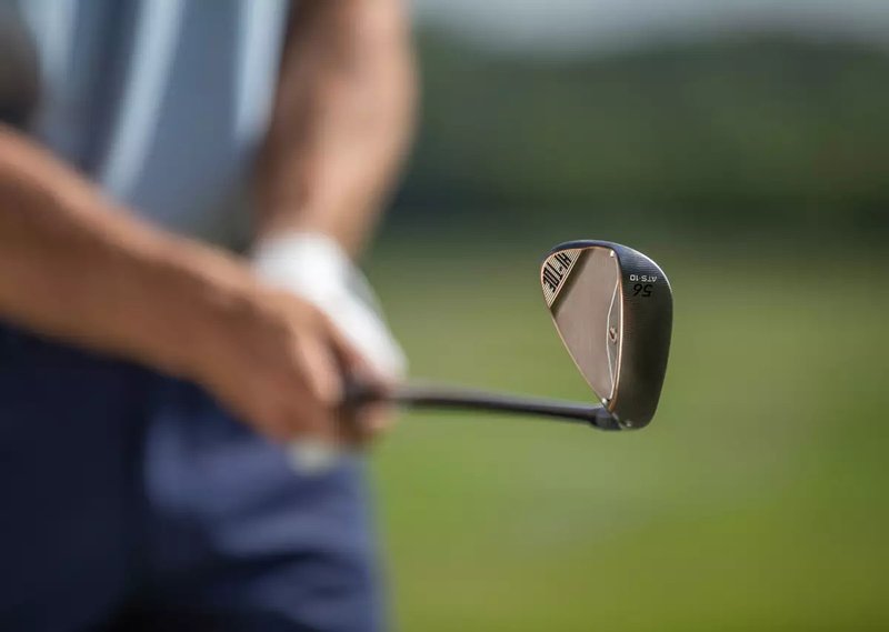 TaylorMade Hi-Toe 5 Aged Copper pánská wedge, grafit