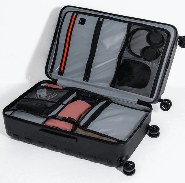 Ogio Renegade Vault Checked Luggage 95L cestovní kufr, bílý