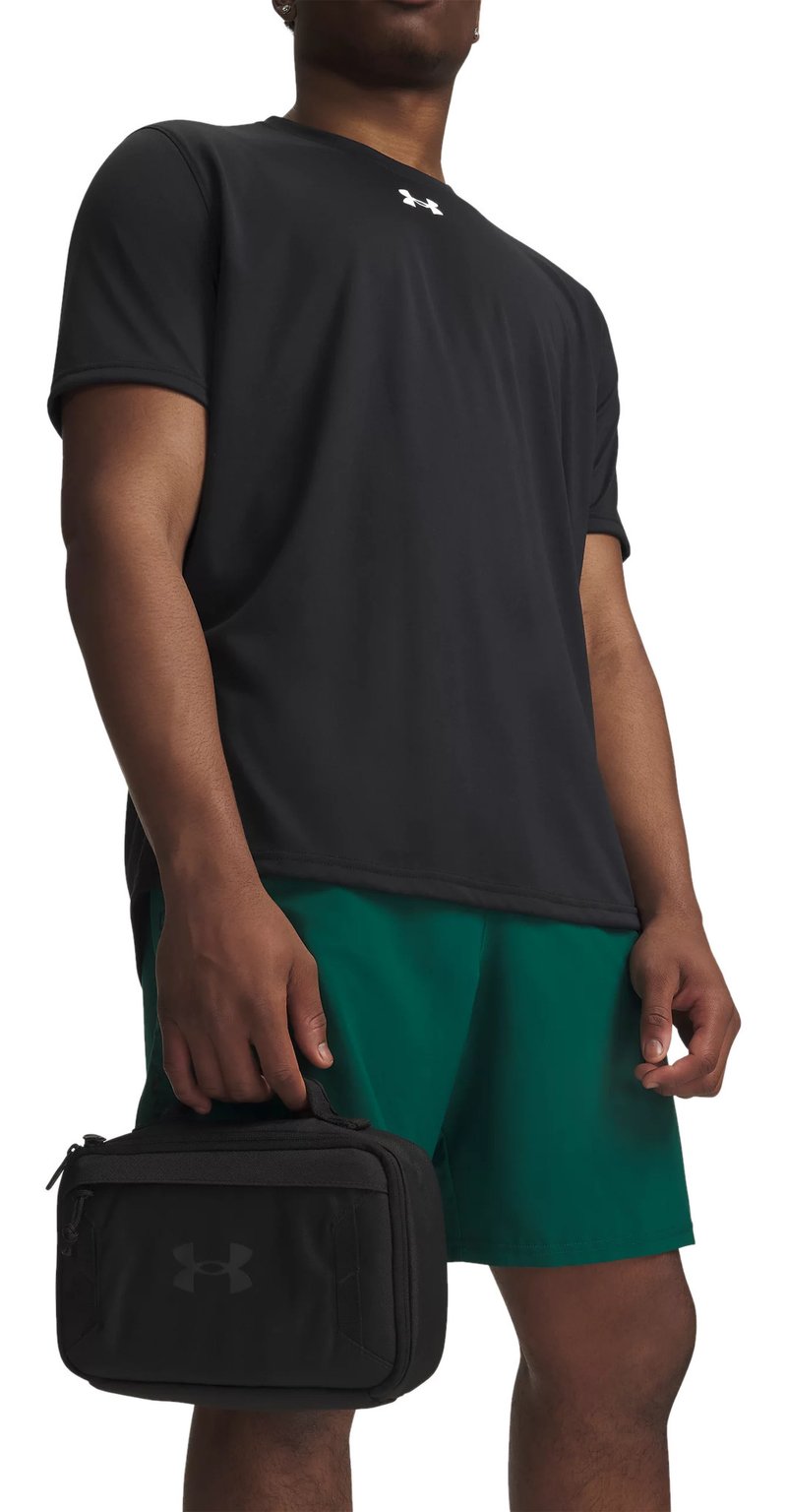 Under Armour Hustle Travel Kit kosmetická taška