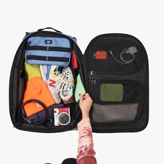 Ogio Layover Travel Bag 46L cestovní taška, stealth