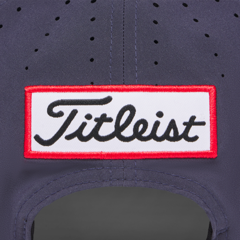 Výšivka log a nášivek Tour na Titleist Tour Breezer