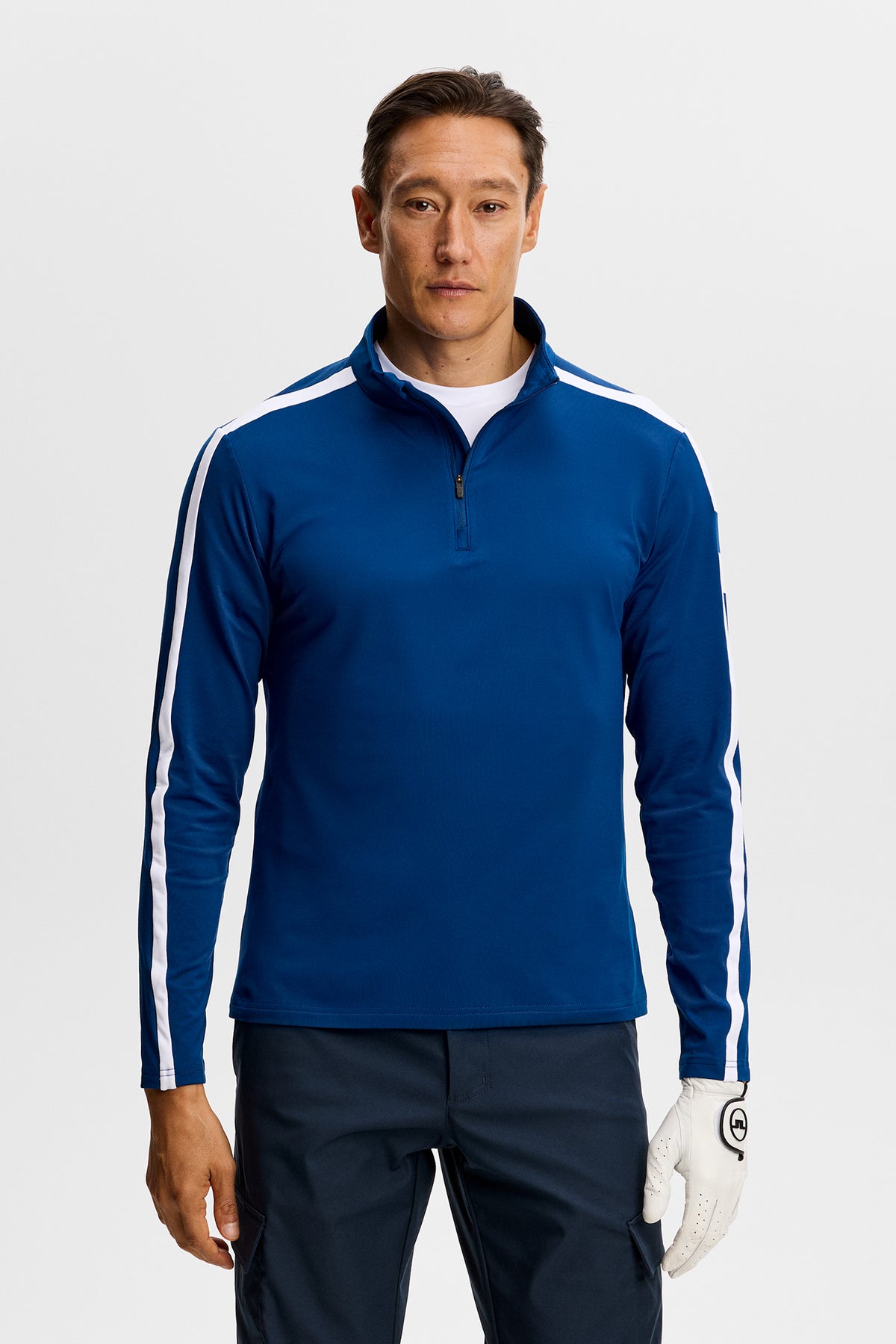 Pánská střední vrstva J.Lindeberg Keaton Quarter Zip Estate Blue – pohled zepředu na modelovi