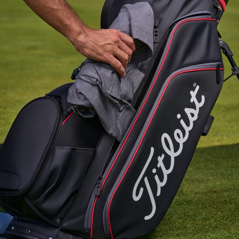 Titleist Hybrid 14 StaDry vylepšený úložný prostor a přístupnost kapes