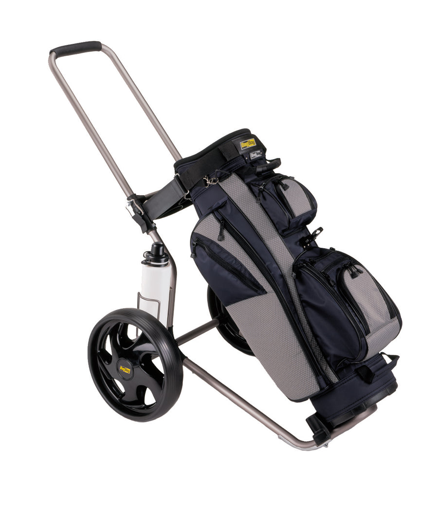 Bag Boy Rental Dual Tube s upevněným bagem, ukazující skládací rám