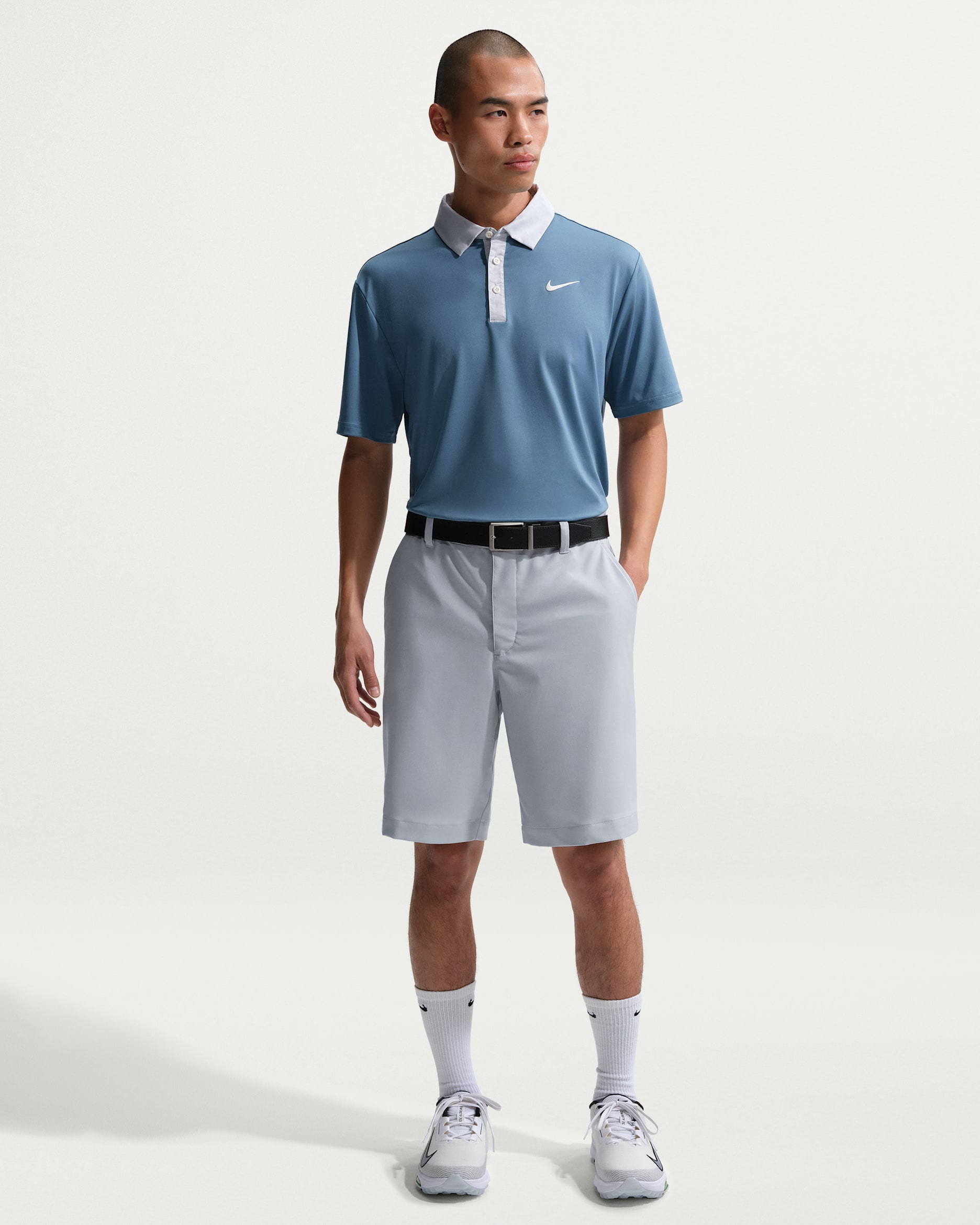 Nike Velocity Golf Shorts Wolf Grey – knee-length view