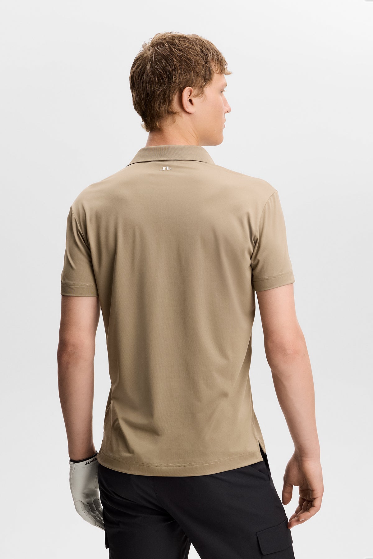 J.Lindeberg Bridge Polo Brindle – regular fit collar detail