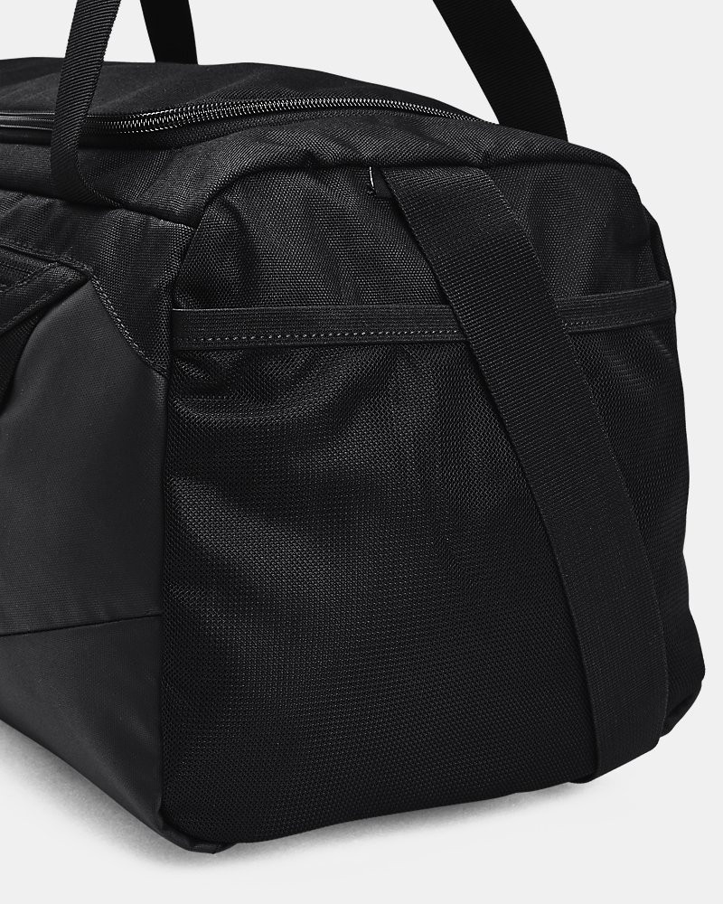 Vented shoe and laundry pocket on UA Undeniable 5.0 XS Duffle Bag